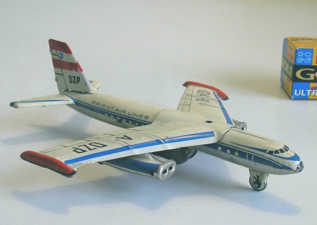 Baade BB-152 tin.jpg